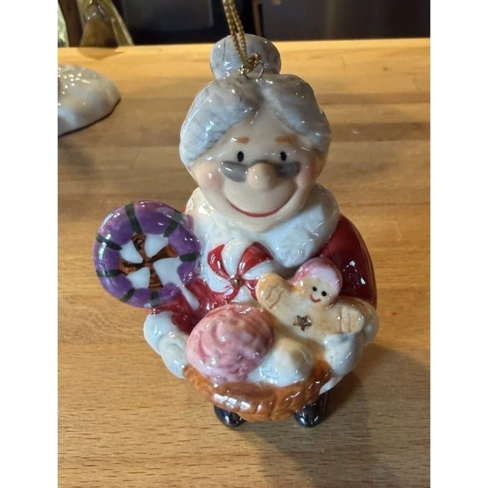 Mrs. Clause 3.5